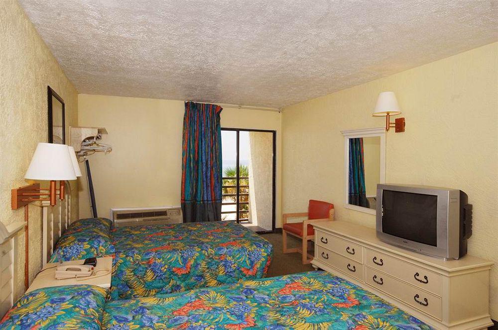Ramada By Wyndham Panama City Beach / Beachfront Extérieur photo