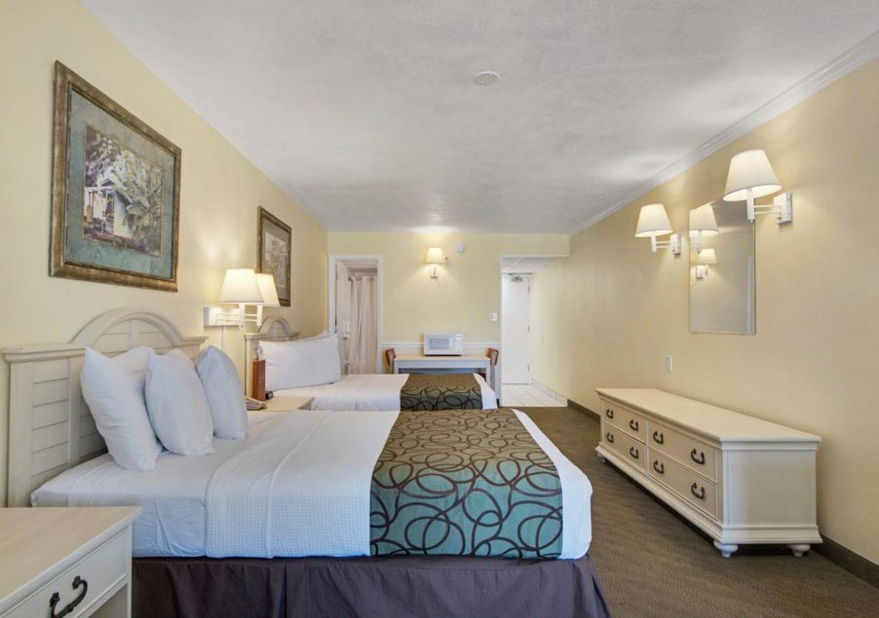 Ramada By Wyndham Panama City Beach / Beachfront Extérieur photo