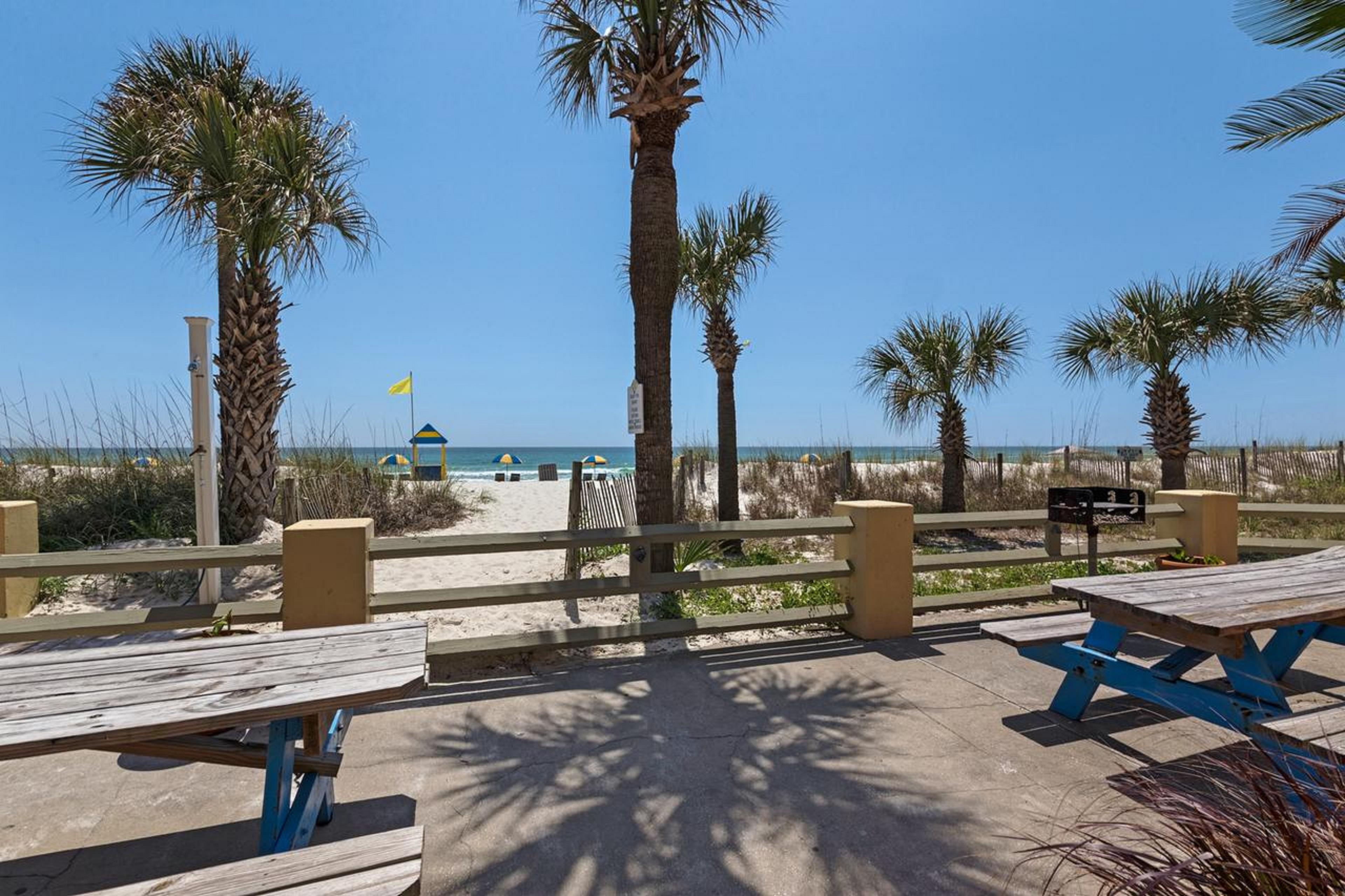 Ramada By Wyndham Panama City Beach / Beachfront Extérieur photo