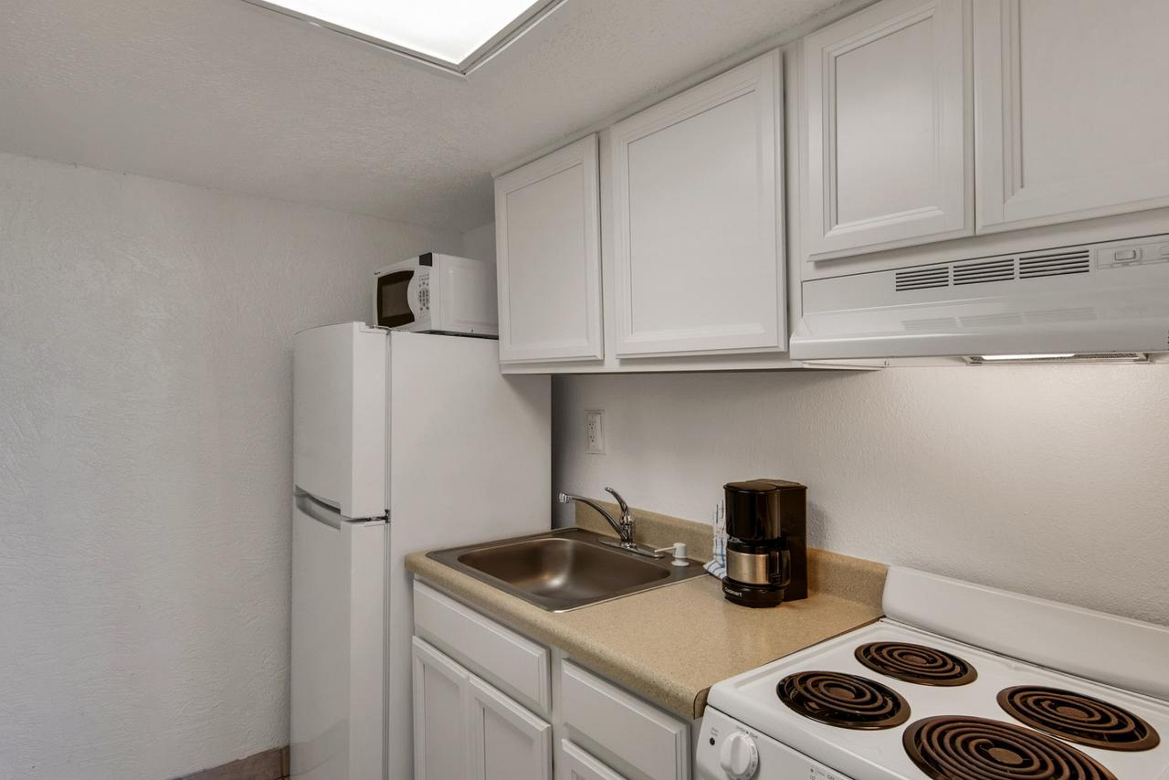 Ramada By Wyndham Panama City Beach / Beachfront Extérieur photo