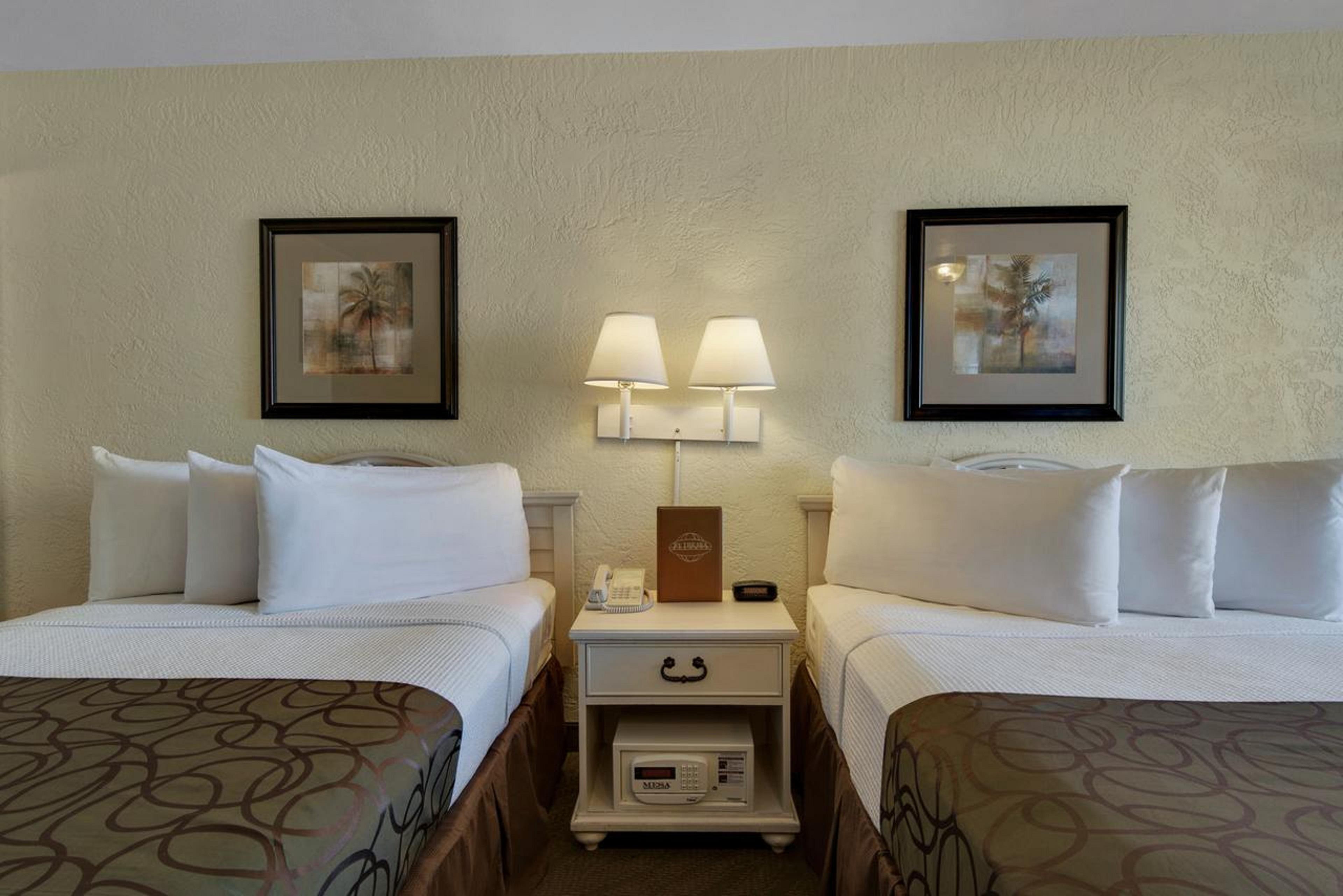 Ramada By Wyndham Panama City Beach / Beachfront Extérieur photo