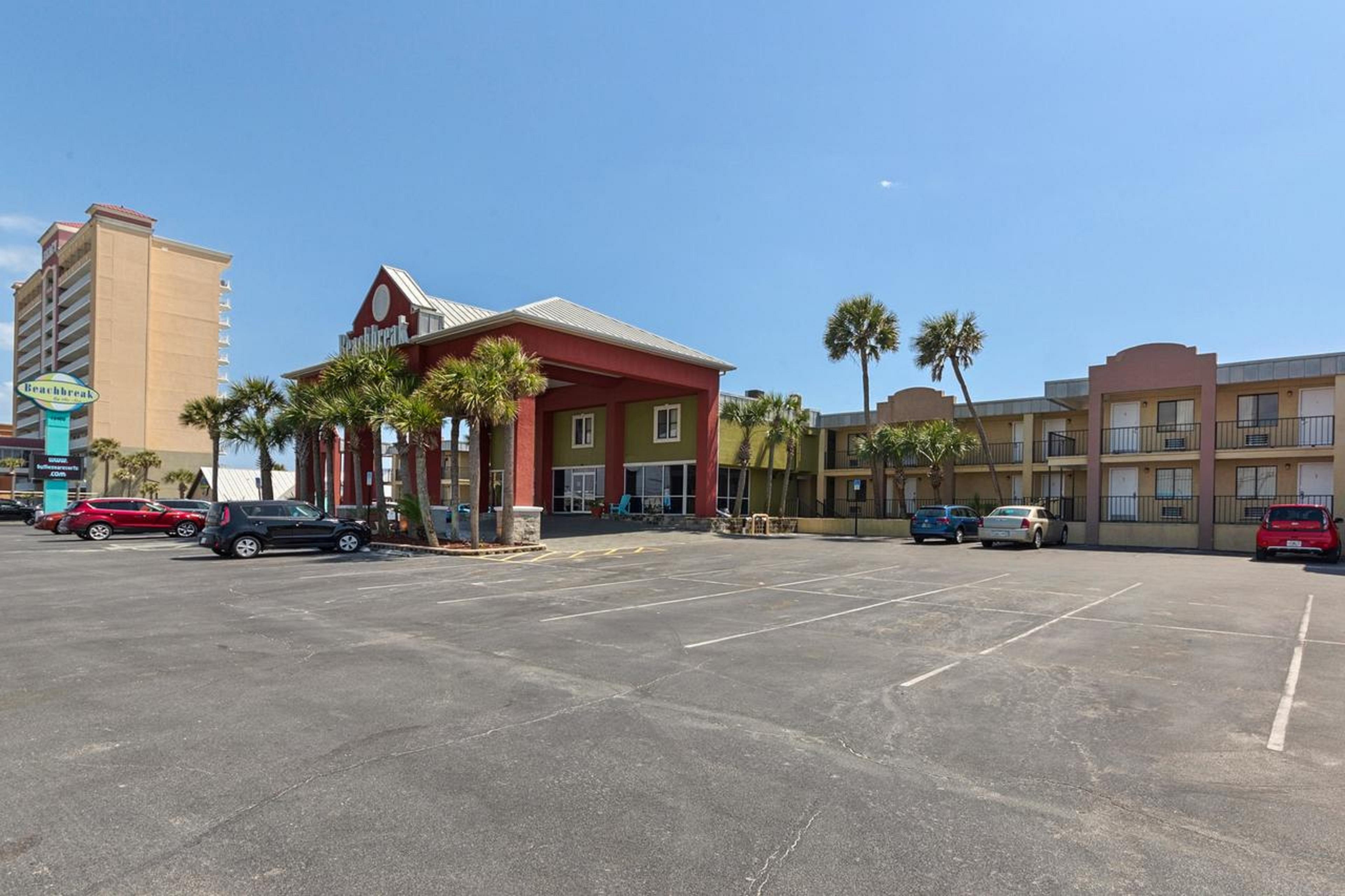 Ramada By Wyndham Panama City Beach / Beachfront Extérieur photo