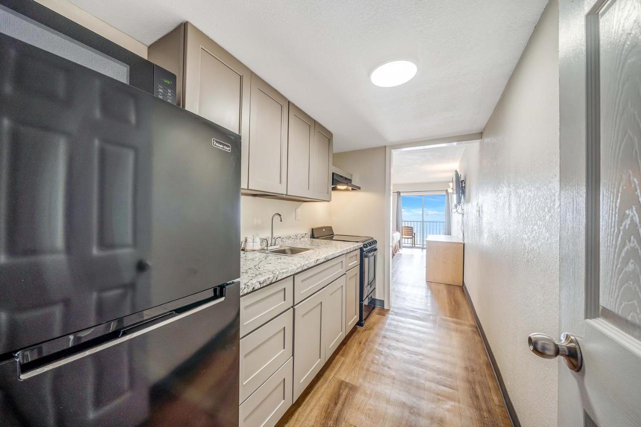 Ramada By Wyndham Panama City Beach / Beachfront Extérieur photo