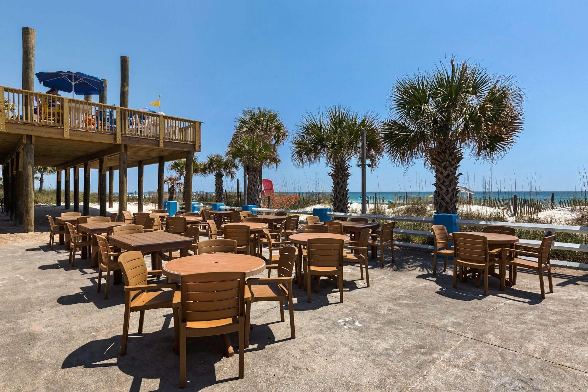 Ramada By Wyndham Panama City Beach / Beachfront Extérieur photo